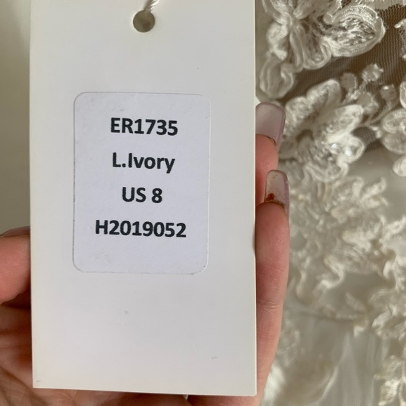 Brand new never work gorgeous ball gown off the shoulder wedding dress - Picture 6 of 16